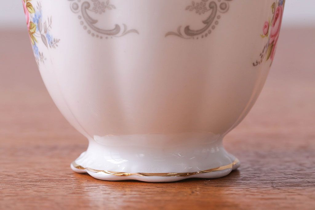 アンティーク雑貨　イギリス　Royal Albert(ロイヤルアルバート)　Tranquillity(トランキュリティ)シリーズ　カップ&ソーサー6客(洋食器)