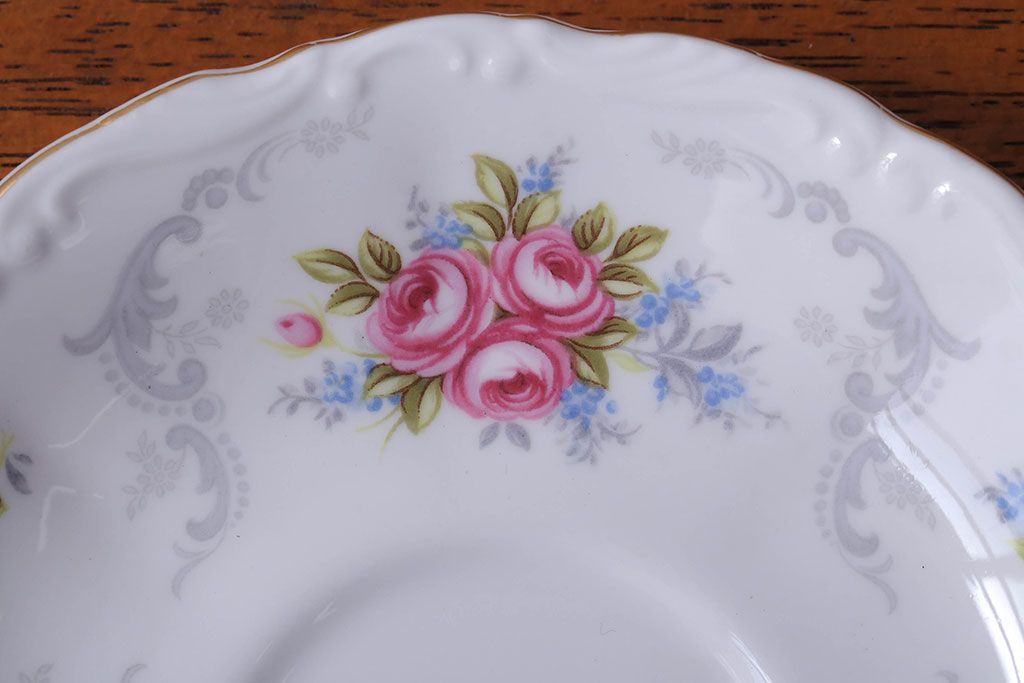 アンティーク雑貨　イギリス　Royal Albert(ロイヤルアルバート)　Tranquillity(トランキュリティ)シリーズ　カップ&ソーサー6客(洋食器)