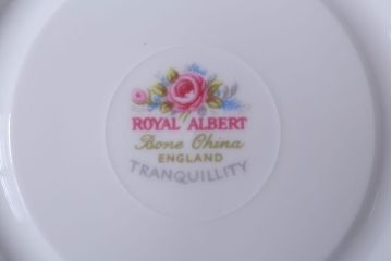 アンティーク雑貨　イギリス　Royal Albert(ロイヤルアルバート)　Tranquillity(トランキュリティ)シリーズ　カップ&ソーサー6客(洋食器)