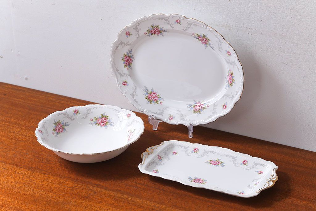 アンティーク雑貨　イギリス　Royal Albert(ロイヤルアルバート)　Tranquillity(トランキュリティ)シリーズ　大皿など3点(洋食器)