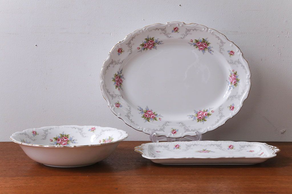 アンティーク雑貨　イギリス　Royal Albert(ロイヤルアルバート)　Tranquillity(トランキュリティ)シリーズ　大皿など3点(洋食器)