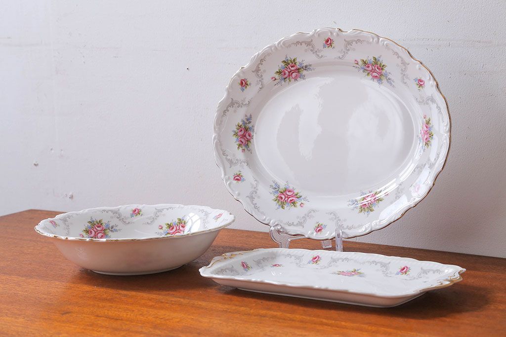 アンティーク雑貨　イギリス　Royal Albert(ロイヤルアルバート)　Tranquillity(トランキュリティ)シリーズ　大皿など3点(洋食器)