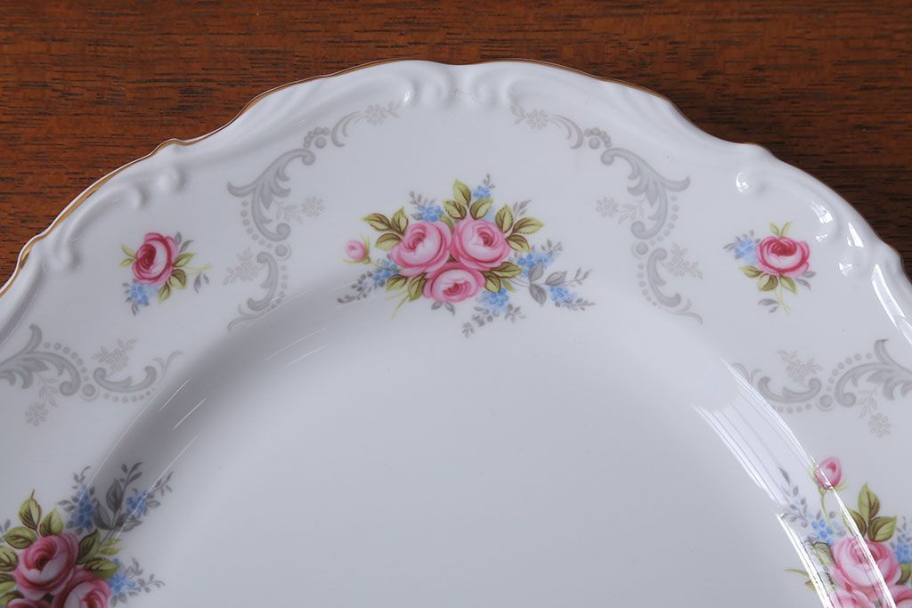 アンティーク雑貨　イギリス　Royal Albert(ロイヤルアルバート)　Tranquillity(トランキュリティ)シリーズ　大皿など3点(洋食器)