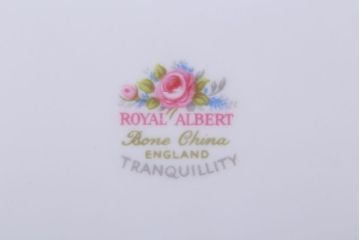 アンティーク雑貨　イギリス　Royal Albert(ロイヤルアルバート)　Tranquillity(トランキュリティ)シリーズ　大皿など3点(洋食器)