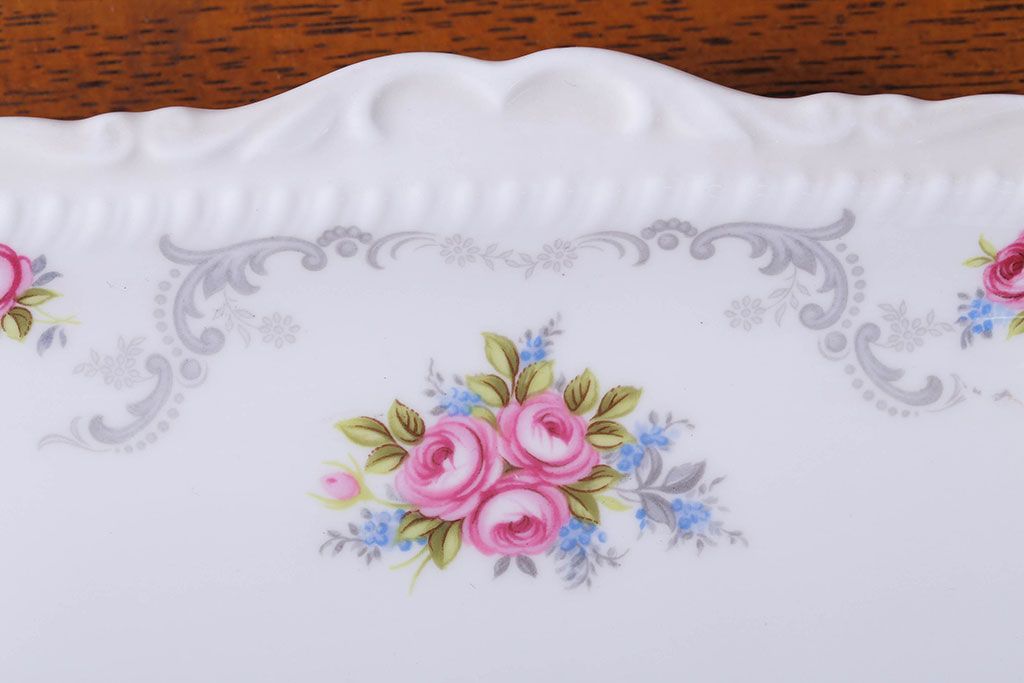 アンティーク雑貨　イギリス　Royal Albert(ロイヤルアルバート)　Tranquillity(トランキュリティ)シリーズ　大皿など3点(洋食器)