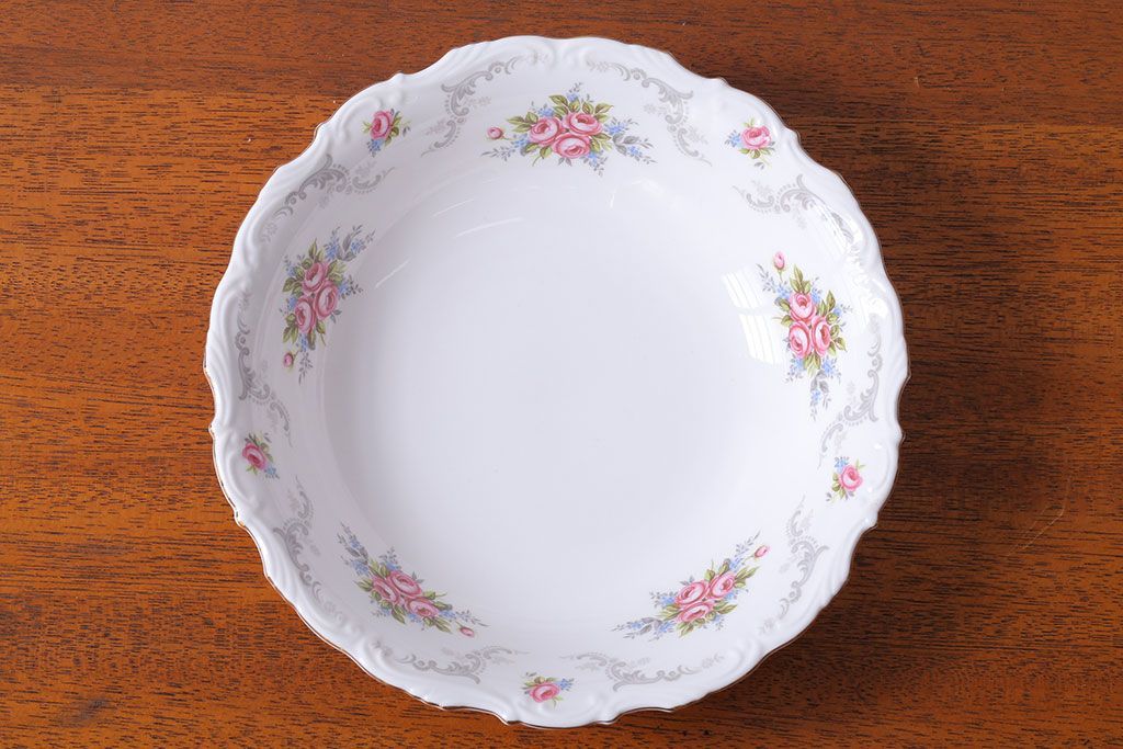 アンティーク雑貨　イギリス　Royal Albert(ロイヤルアルバート)　Tranquillity(トランキュリティ)シリーズ　大皿など3点(洋食器)