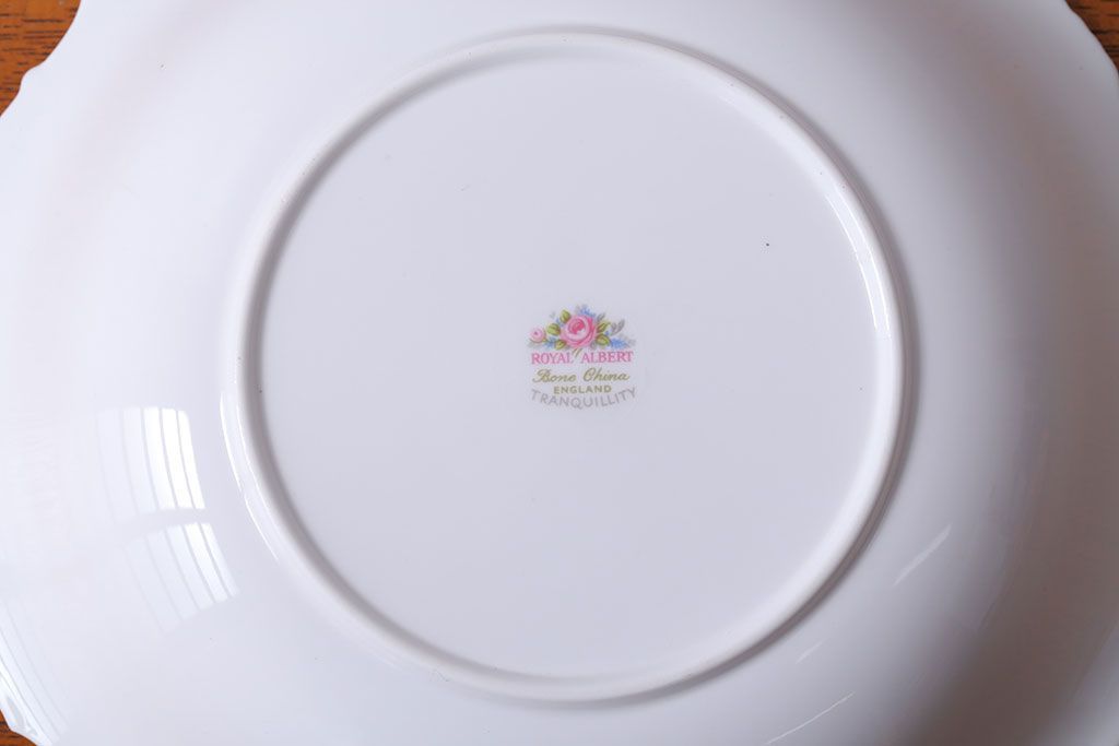 アンティーク雑貨　イギリス　Royal Albert(ロイヤルアルバート)　Tranquillity(トランキュリティ)シリーズ　大皿など3点(洋食器)