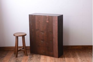 アンティーク家具　和製アンティーク　古い木の上品な茶棚(飾り棚)