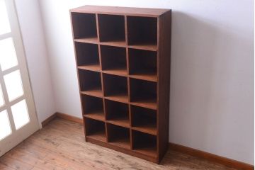 アンティーク家具　和製アンティーク　古い木の縦型マス目棚(収納棚、飾り棚)