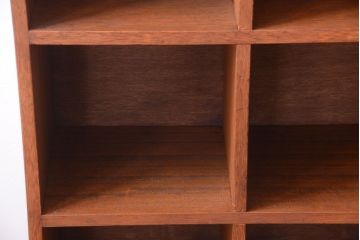 アンティーク家具　和製アンティーク　古い木の縦型マス目棚(収納棚、飾り棚)