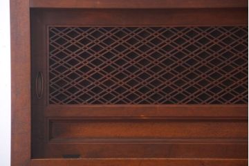 アンティーク家具　和製アンティーク　組子戸が珍しい古い木の高級重ね水屋箪笥