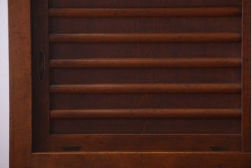 アンティーク家具　和製アンティーク　組子戸が珍しい古い木の高級重ね水屋箪笥