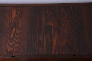 アンティーク家具　和製アンティーク　組子戸が珍しい古い木の高級重ね水屋箪笥