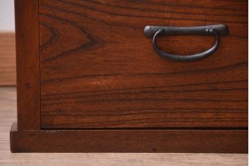アンティーク家具　 アンティーク　シンプルで小ぶりな時代箪笥ローボード