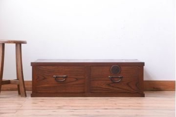 アンティーク家具　 アンティーク　シンプルで小ぶりな時代箪笥ローボード