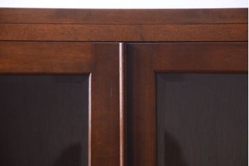 アンティーク家具　和製アンティーク　面取りガラスの大振りで重厚な古い本箱