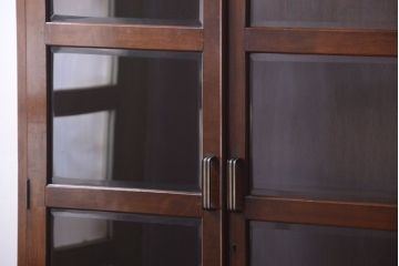 アンティーク家具　和製アンティーク　面取りガラスの大振りで重厚な古い本箱