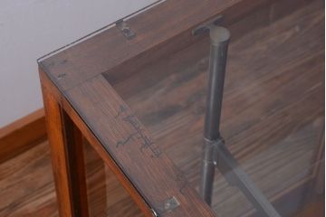 アンティーク家具　和製アンティーク　古いナラ材のR型ガラスショーケース