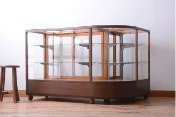 アンティーク家具　和製アンティーク　古いナラ材のR型ガラスショーケース