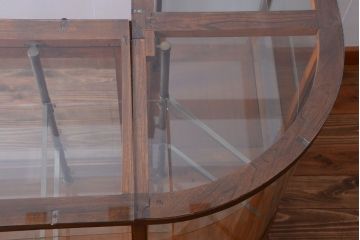 アンティーク家具　和製アンティーク　古いナラ材のR型ガラスショーケース