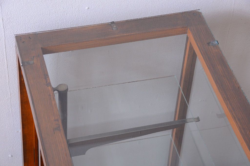 アンティーク家具　和製アンティーク　古いナラ材のR型ガラスショーケース