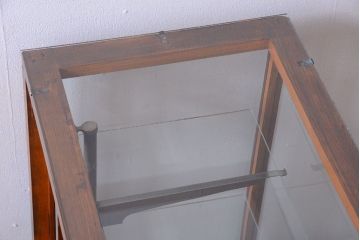 アンティーク家具　和製アンティーク　古いナラ材のR型ガラスショーケース