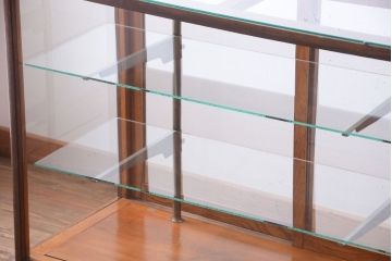 アンティーク家具　和製アンティーク　古いナラ材のR型ガラスショーケース