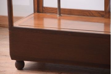 アンティーク家具　和製アンティーク　古いナラ材のR型ガラスショーケース