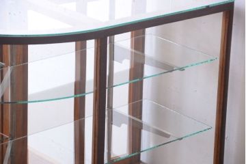 アンティーク家具　和製アンティーク　古いナラ材のR型ガラスショーケース