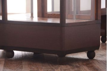 アンティーク家具　和製アンティーク　古いナラ材のR型ガラスショーケース