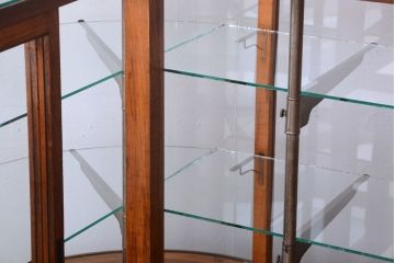 アンティーク家具　和製アンティーク　古いナラ材のR型ガラスショーケース