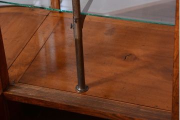 アンティーク家具　和製アンティーク　古いナラ材のR型ガラスショーケース