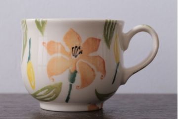 アンティーク雑貨　イギリスビンテージ　WESTFIELD ART POTTERY ポット・カップ&ソーサーなど4点(洋食器)