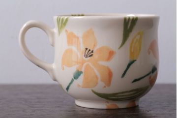 アンティーク雑貨　イギリスビンテージ　WESTFIELD ART POTTERY ポット・カップ&ソーサーなど4点(洋食器)