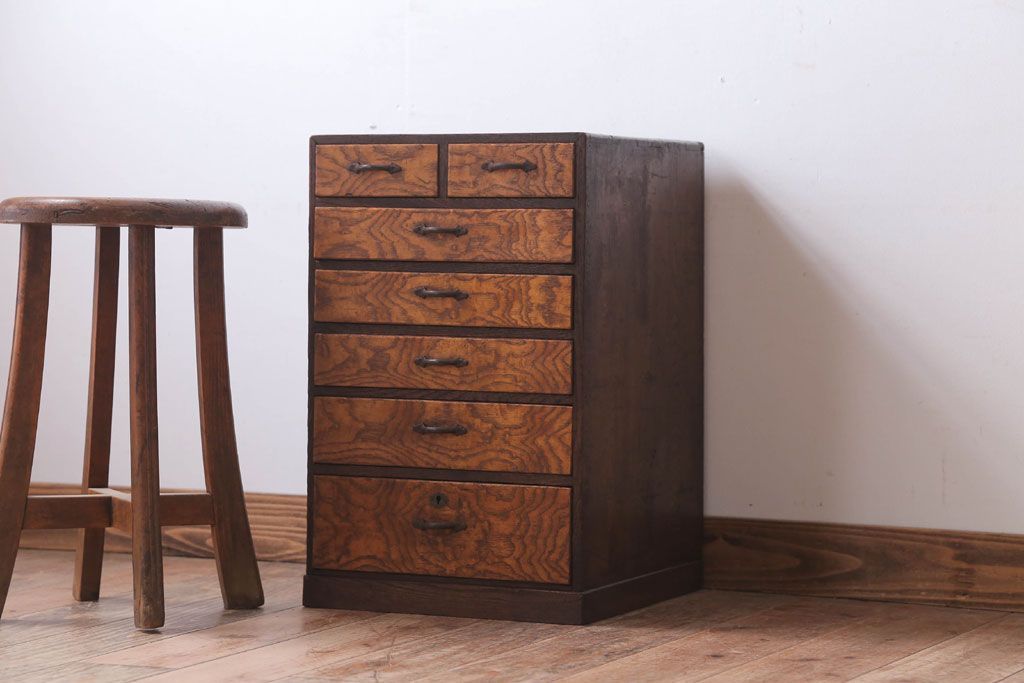 アンティーク家具　和製アンティーク　古い木製の小引き出し