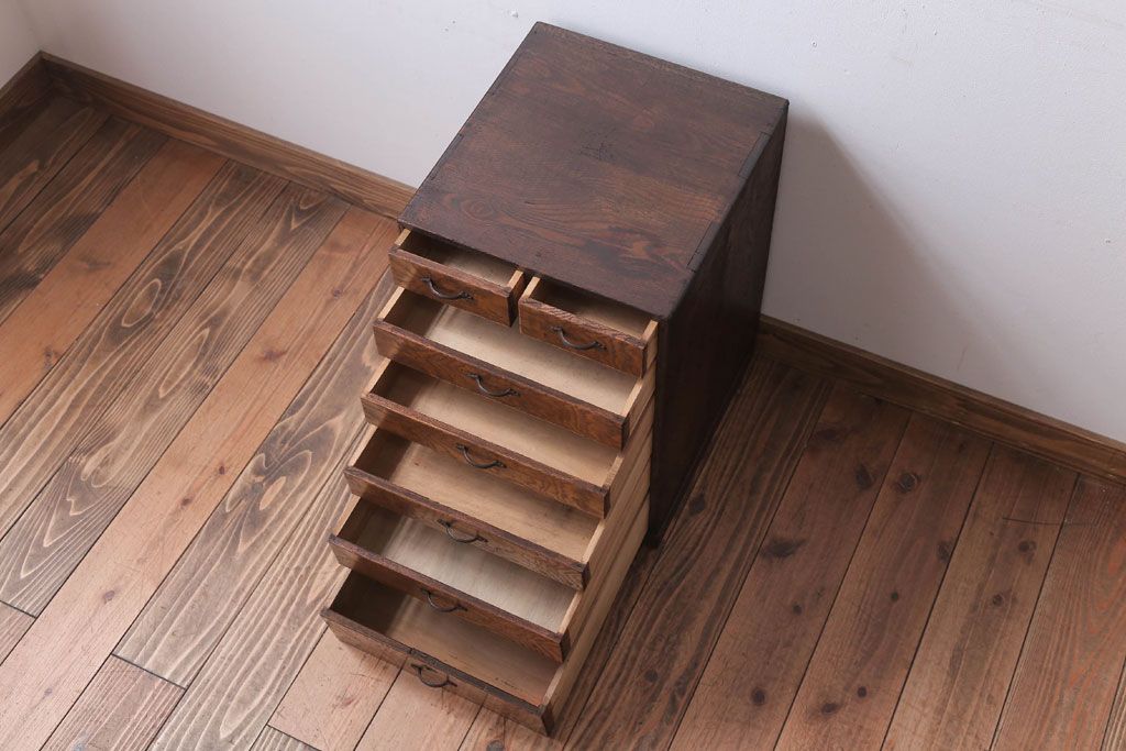 アンティーク家具　和製アンティーク　古い木製の小引き出し