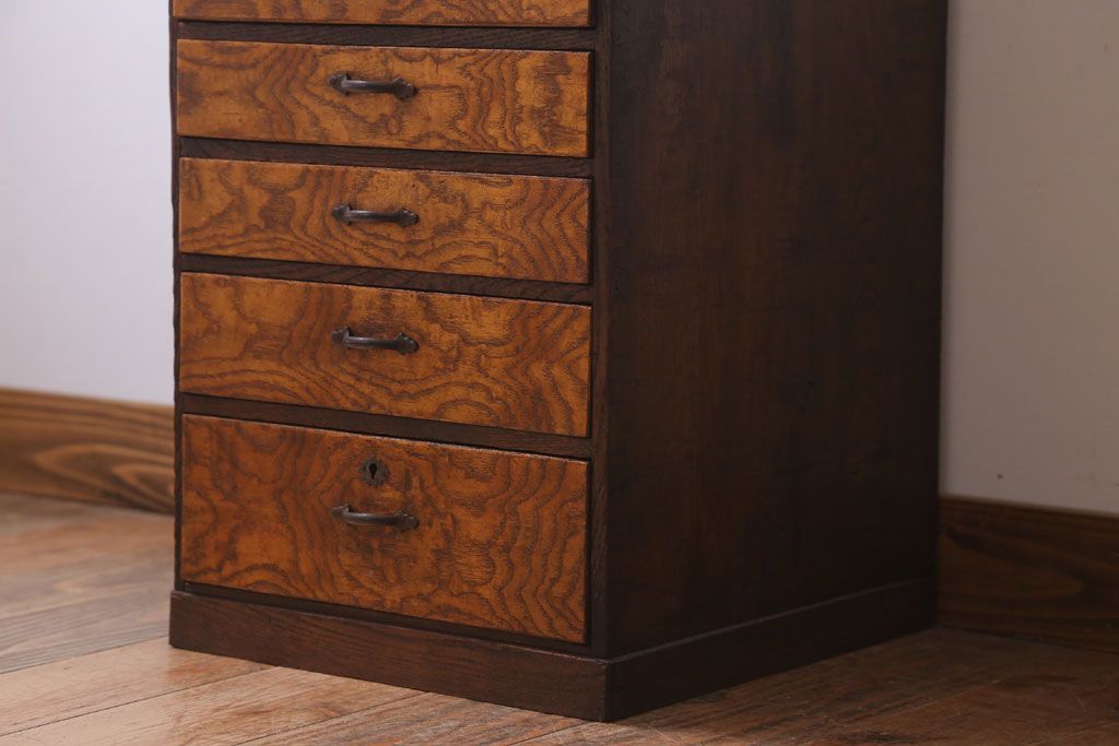 アンティーク家具　和製アンティーク　古い木製の小引き出し
