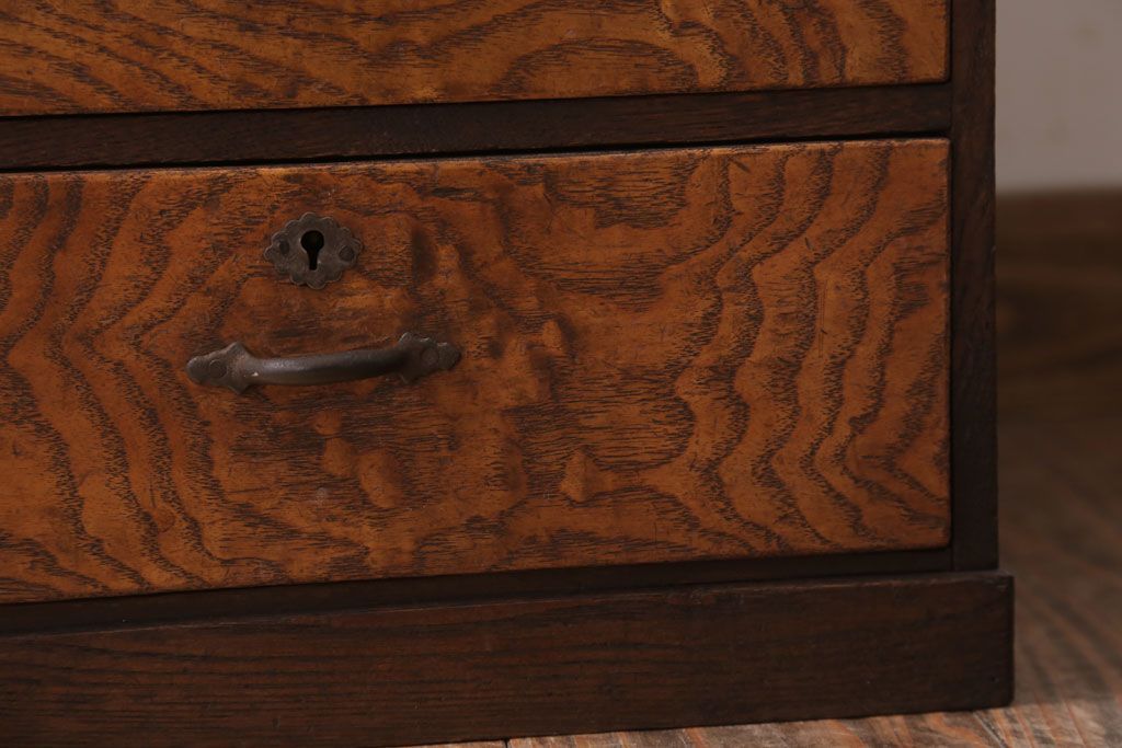 アンティーク家具　和製アンティーク　古い木製の小引き出し