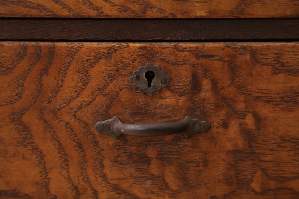 アンティーク家具　和製アンティーク　古い木製の小引き出し
