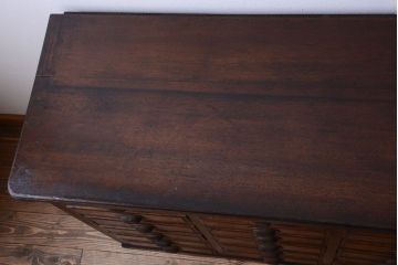 アンティーク家具　アンティーク　古い木製の30杯ドロワー(引き出しサイドボード・薬箪笥)