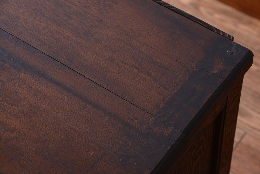 アンティーク家具　アンティーク　古い木製の30杯ドロワー(引き出しサイドボード・薬箪笥)