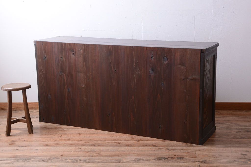 アンティーク家具　アンティーク　古い木製の30杯ドロワー(引き出しサイドボード・薬箪笥)