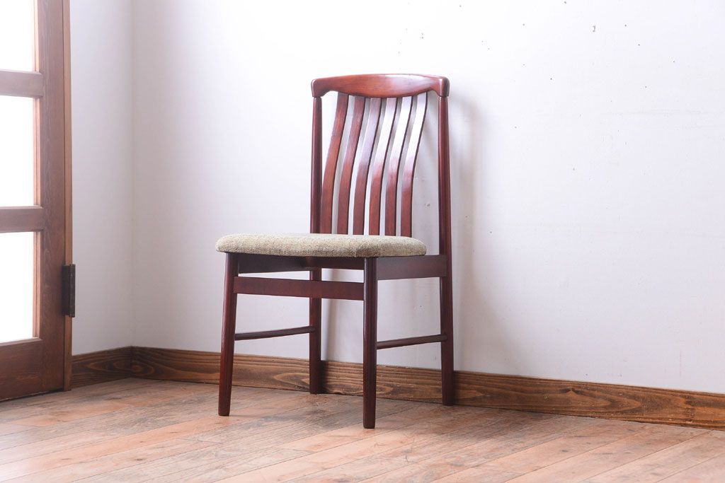 レトロ家具　和製アンティーク　レトロで上品なデザインの古いチェア(2)