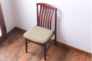 レトロ家具　和製アンティーク　レトロで上品なデザインの古いチェア(2)