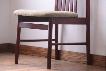レトロ家具　和製アンティーク　レトロで上品なデザインの古いチェア(2)