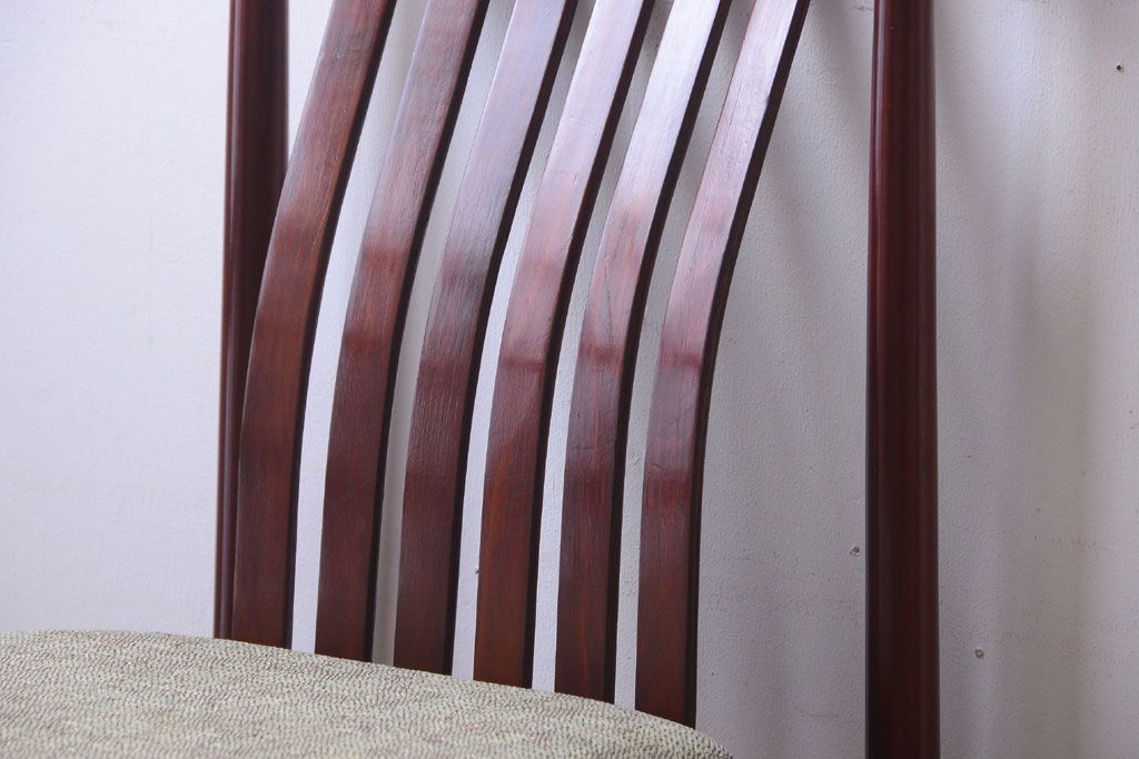 レトロ家具　和製アンティーク　レトロで上品なデザインの古いチェア(2)