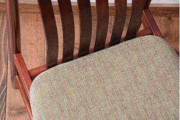 レトロ家具　和製アンティーク　レトロで上品なデザインの古いチェア(2)