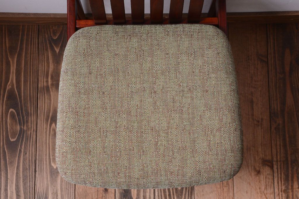 レトロ家具　和製アンティーク　レトロで上品なデザインの古いチェア(2)