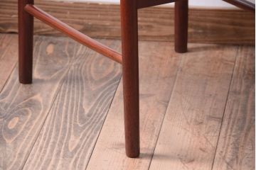レトロ家具　和製アンティーク　レトロで上品なデザインの古いチェア(2)