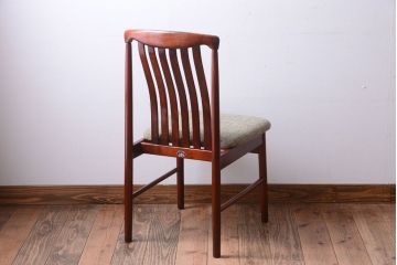 レトロ家具　和製アンティーク　レトロで上品なデザインの古いチェア(2)